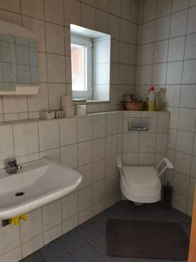 Badezimmer EG, behindertengerecht (Bild 1) - 