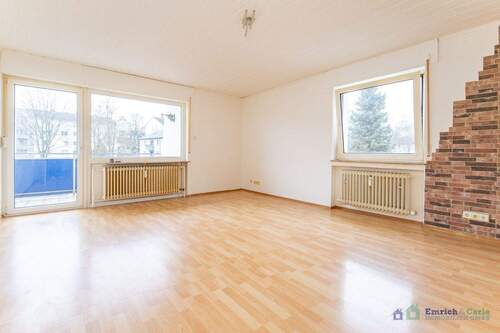 Wohn-/Esszimmer - Einziehen oder investieren - leerstehende 3-Zimmer Wohnung in Wiesbaden