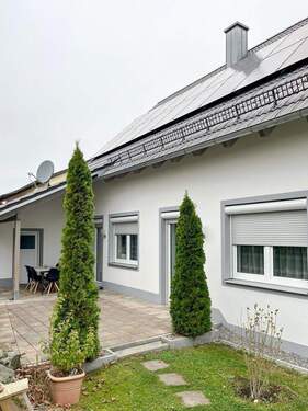 Terrasse - 7 Zimmer Einfamilienhaus in Regenstauf