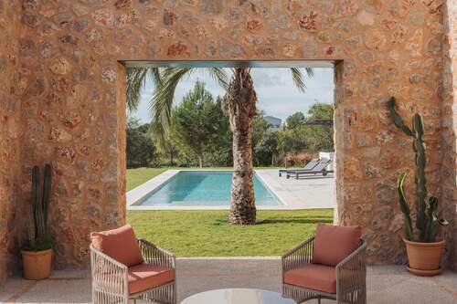 Poolblick - Neu errichtete Luxusfinca mit Blick auf die Serra de Tramuntana nahe Santa Maria