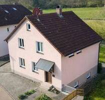 WOHNEN AUF DEM LANDE - Ein-Zweifamilienhaus mit Garage - Nennslingen Gersdorf