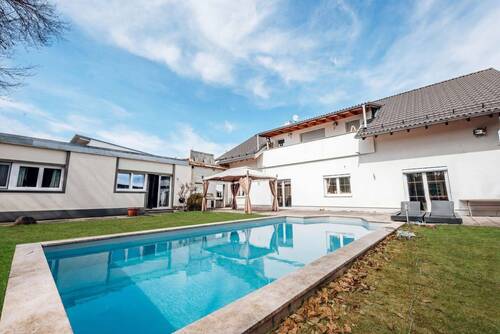 Hausansicht - Arbeiten & Wohnen auf 1790 m² Grundstück: 3 Gebäude, 4 Einheiten - ab 2.378 €m²