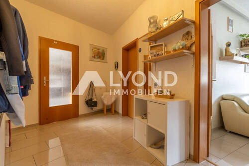 Flur OG - Mehrfamilienhaus, Wohnhaus mit 286,00 m&sup2; in Schwarzburg zum Kaufen