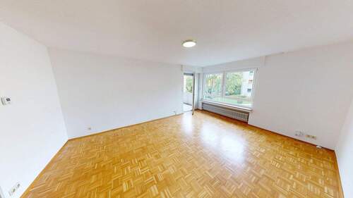 Wohnzimmer - Gepflegte 3-Zimmer-Wohnung mit Parkett + zwei Balkonen in ruhigem 6-Parteien-Haus in Aachen-Zentrum