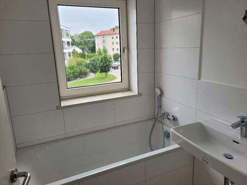 Bad - Etagenwohnung mit 75,80 m² in Burghausen zur Miete