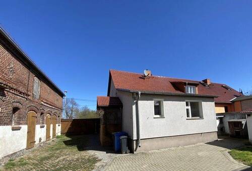 Im Innenhof - 4 Zimmer Bauernhaus, Landhaus zum Kaufen in Altlandsberg