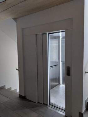 Aufzug von der TG bis ins DG - 