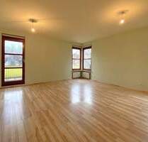 Sofort bezugsfreie 4-Zimmer-Wohnung mit Südbalkon in ruhiger Lage - Hemhofen