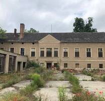 von Bismarck - Gutshof mit Wohn - und Gewerbeflächen zur Entwicklung an der A14 kaufen - Lüderitz