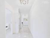 Flur/Diele - Moderne 3-Zi-Wohnung mit Balkon - Zentral wohnen in der Karlsruher Südweststadt!