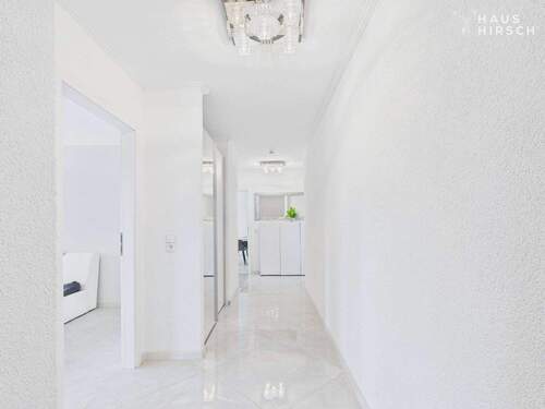 Flur/Diele - Moderne 3-Zi-Wohnung mit Balkon - Zentral wohnen in der Karlsruher Südweststadt!