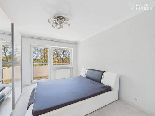 Schlafzimmer - 3 Zimmer Etagenwohnung zum Kaufen in Karlsruhe