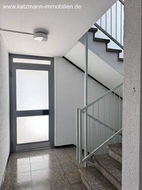 Treppenhaus - 4 Zimmer Etagenwohnung in Kerpen