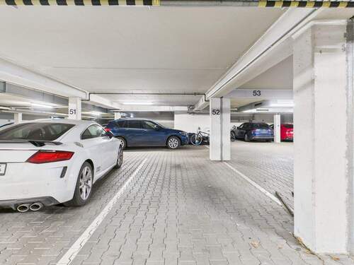Tiefgaragen-Stellplatz - 