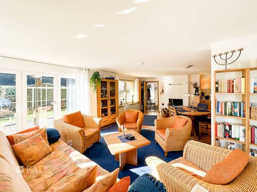 Wohnzimmer Wohnung rechts - 4 Zimmer Einfamilienhaus in Wustrow