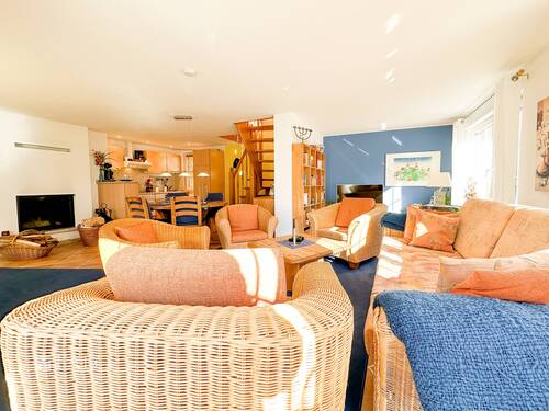 Wohnzimmer Wohnung rechts - 