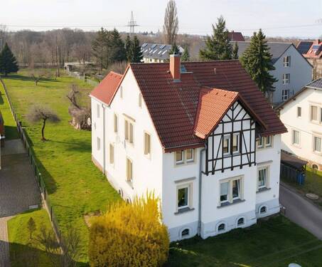 Außenansicht - +++ Einfamilien- oder Mehrgenerationenhaus mit sehr großem Grundstück und viel Ausbaupotenzial +++