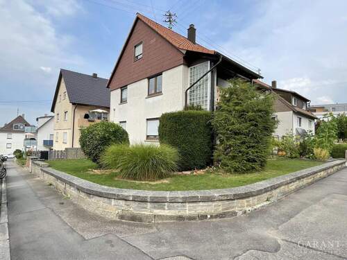 Ansicht - Ihr neues Zuhause erwartet Sie - Dreifamilienhaus mit viel Platz und Gestaltungsspielraum!