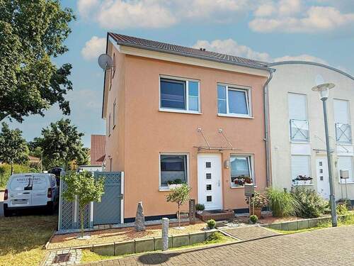 Bild 2 - 5 Zimmer Reihenendhaus zum Kaufen in Langenhagen