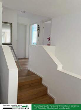 Aufgang zu Eltern-/Kindbereich - 