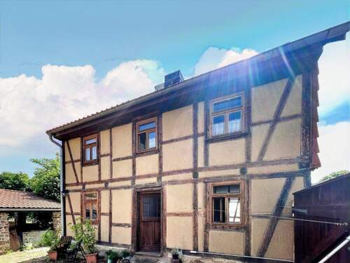 Hofseite m. Eingang - 5 Zimmer Einfamilienhaus in Bleicherode