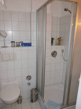 Dusch-Bad (2.OG links) - Etagenwohnung mit 153,00 m² in Hannover zum Kaufen