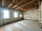 Entkernte EG-Wohnung - 5 Zimmer Mehrfamilienhaus, Wohnhaus in Saarbrücken