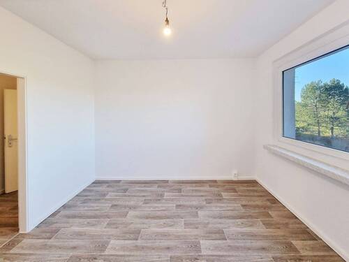 Schlafzimmer 1 - Musterfoto - 4 Zimmer Etagenwohnung zur Miete in Dresden