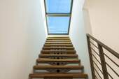 Treppe zur Dachterrasse - Etagenwohnung mit 98,70 m² in Berlin zum Kaufen