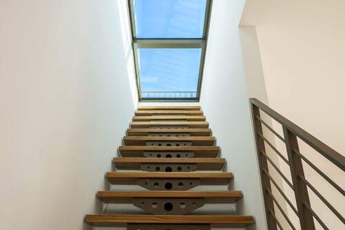 Treppe zur Dachterrasse - Etagenwohnung mit 98,70 m² in Berlin zum Kaufen