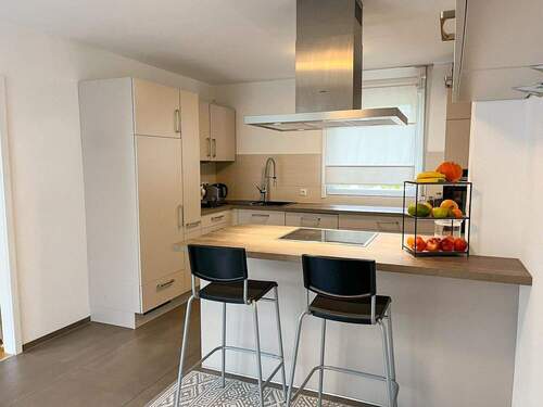 Küche - Mehrfamilienhaus, Wohnhaus in Gerbrunn