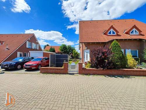 Straßenansicht - Doppelhaushälfte mit 123,40 m&sup2; in Hohe Börde zum Kaufen