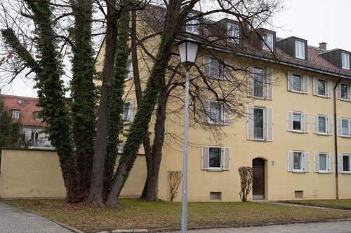 Außenansicht - Gepflegte DG-Wohnung in München-Sendling
