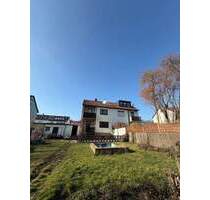 5,5 Ar Grundstück! Fam.freundl. DHH mit 5 Zi., Doppelgarage u. reizvollem Garten in beliebter Wohnlage! - Großbettlingen