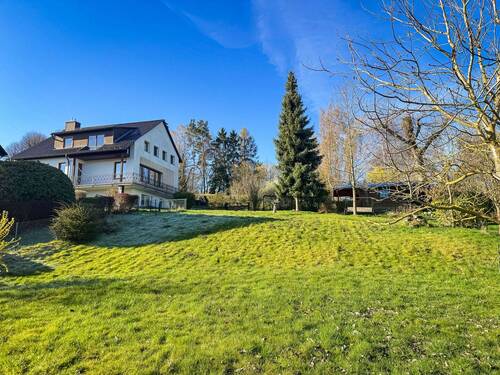 Außenansicht - 8 Zimmer Mehrfamilienhaus, Wohnhaus zum Kaufen in Kaufungen