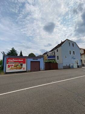 Garagen - 7 Zimmer Mehrfamilienhaus, Wohnhaus zum Kaufen in St. Ingbert