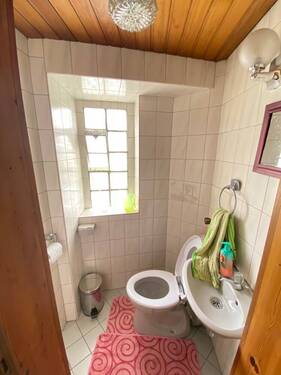 Gäste WC - Mehrfamilienhaus, Wohnhaus mit 203,00 m&sup2; in St. Ingbert zum Kaufen