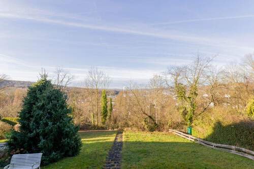 Ausblick - 8 Zimmer Mehrfamilienhaus, Wohnhaus in Arnsberg
