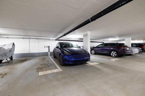 Tiefgaragenstellplatz - 