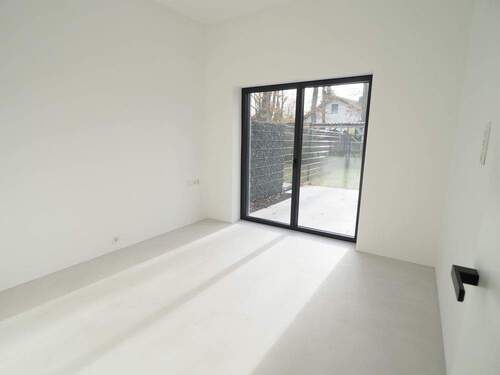 Schlafzimmer mit direkten Zugang zur Terrasse - 