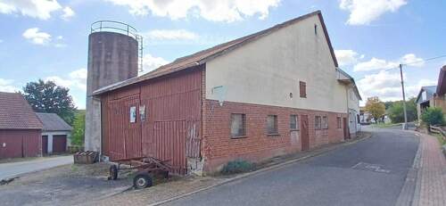 C) Stall- und Scheunengebäude - 