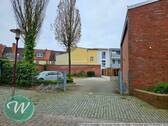 Hof bzw Parkplatz - 