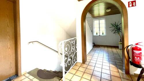 Treppenhaus 1. Obergeschoss - 1 Zimmer Mehrfamilienhaus, Wohnhaus in Lennestadt / Bonzel