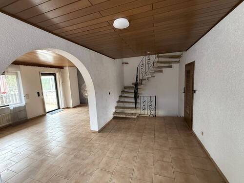 Essbereich mit Treppe zum OG - 
