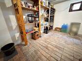 Kellerabteil mit Naturboden - 