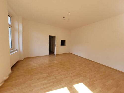 Einblick Wohnzimmer Bild 2 - 