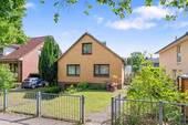 Ansicht - 6 Zimmer Einfamilienhaus zum Kaufen in Hamburg / Rahlstedt