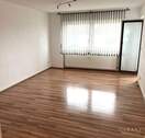 Wohnzimmer - Helle 2 Zimmer-Wohnung mit Balkon in ruhiger Lage - vermietet -