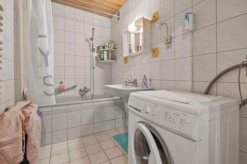 Badezimmer - 3 Zimmer Etagenwohnung in Karlsruhe