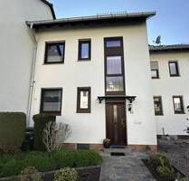 Familienfreundliches Reihenhaus mit Ausbaureserve & Garage in ruhiger Lage von Baunatal-Großenritte - Baunatal / Großenritte